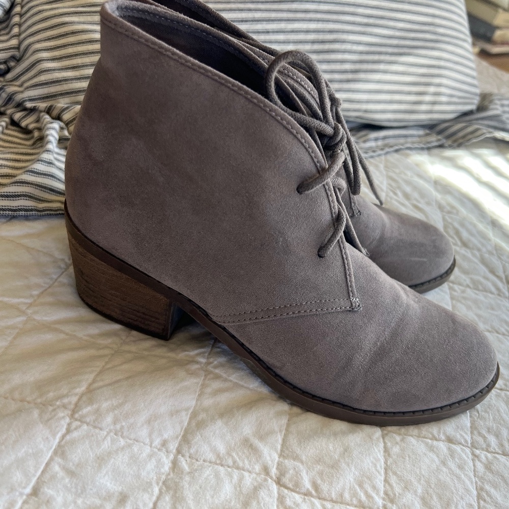 Carlos Santana Heeled Booties